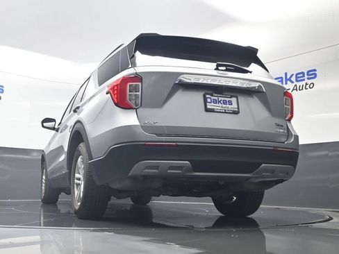 Used 2022 Ford Explorer XLT w/ Equipment Group 202A AWD/4WD image 44