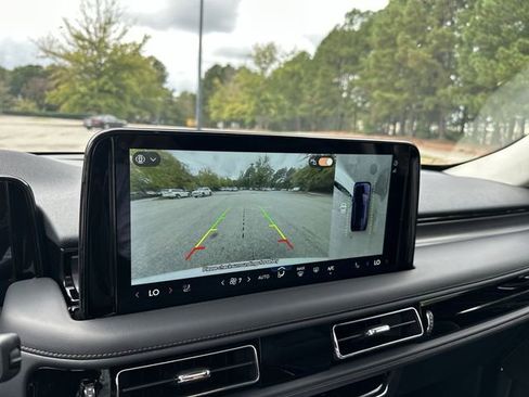 New 2025 Lincoln Aviator AWD image 17