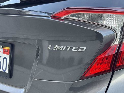 Used 2019 Toyota C-HR Limited image 11
