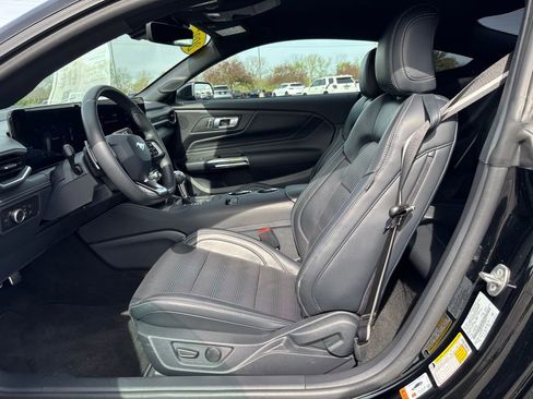 Used 2025 Ford Mustang GT Premium RWD image 15