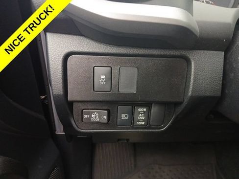 Used 2022 Toyota Tacoma TRD Sport w/ TRD Premium Sport Package AWD/4WD image 36