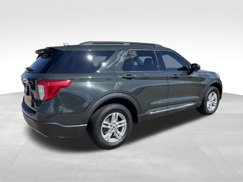 Used 2023 Ford Explorer XLT w/ Equipment Group 202A AWD/4WD image 4