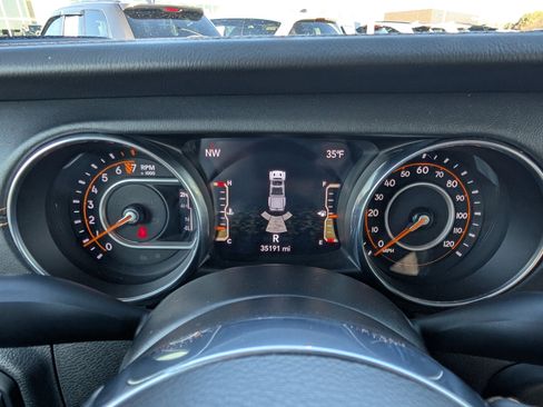 Used 2023 Jeep Gladiator Overland image 22