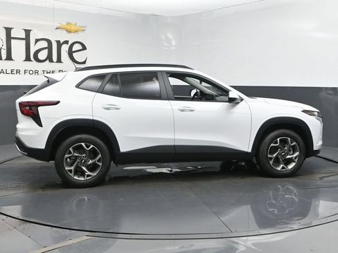 Used 2025 Chevrolet Trax LT w/ Driver Confidence Package FWD image 15