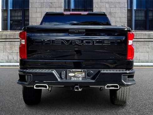 Used 2022 Chevrolet Silverado 1500 Custom Trail Boss w/ LPO, Dark Essentials Package image 4