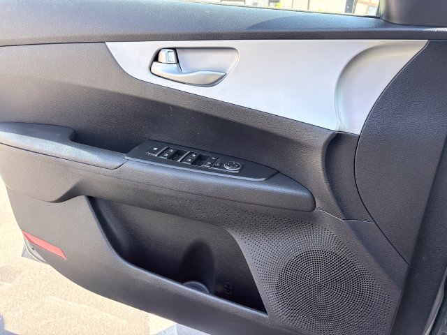 Used 2023 Kia Forte LXS FWD image 11