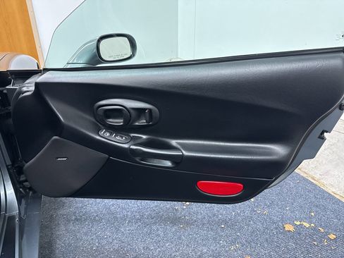 Used 2004 Chevrolet Corvette Coupe w/ Preferred Equipment Group image 8