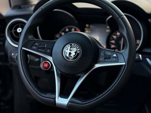 Used 2019 Alfa Romeo Stelvio image 16