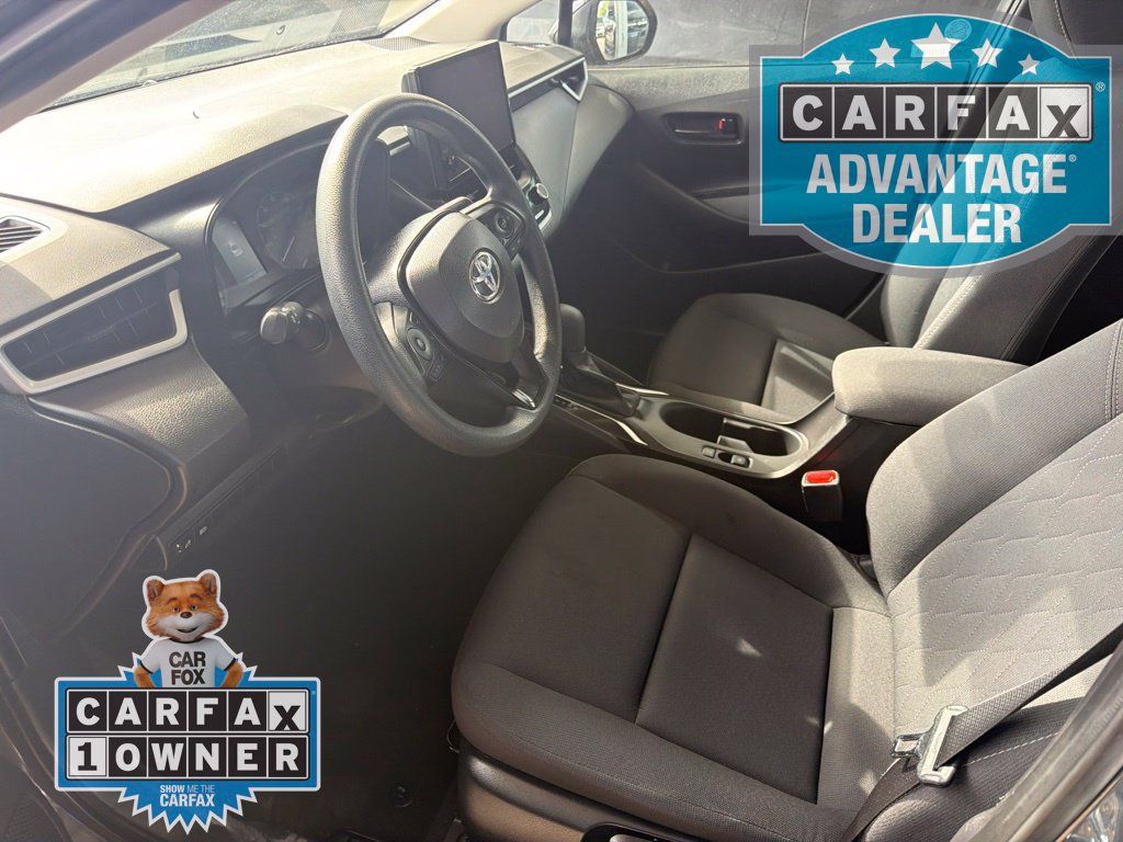 Used 2025 Toyota Corolla LE FWD image 8