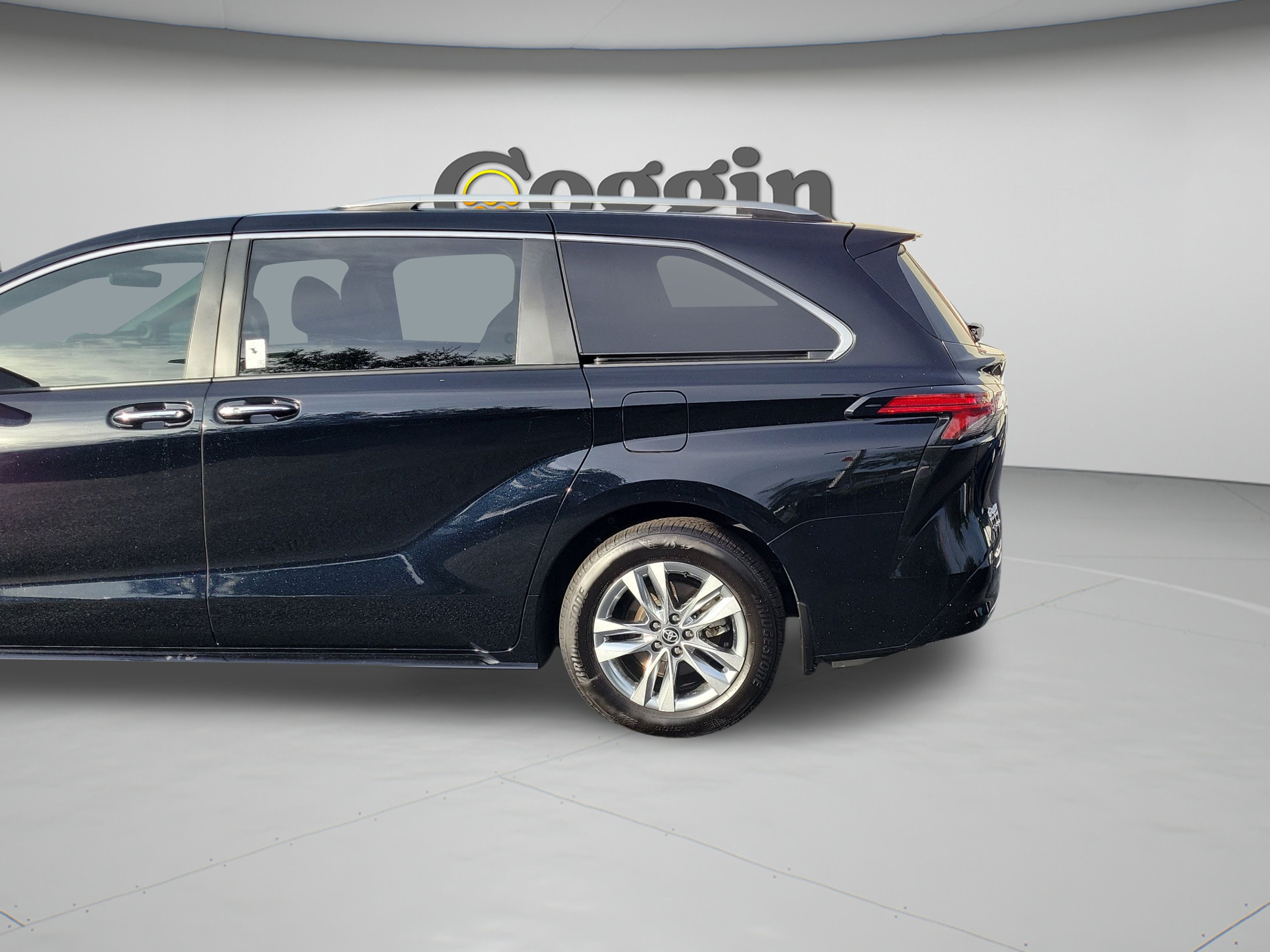 Certified 2026 Toyota Sienna Limited FWD image 60