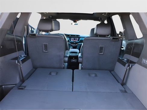 Used 2025 Cadillac XT6 Premium Luxury image 15