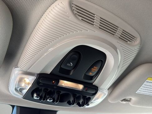 Used 2024 MINI Cooper 2-Door Hardtop FWD image 22