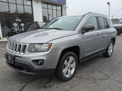 Used 2017 Jeep Compass Sport w/ Power Value Group AWD/4WD image 2
