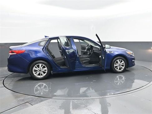 Used 2018 Kia Optima LX image 26
