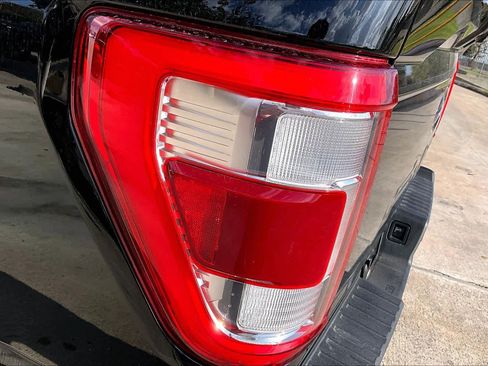 Certified 2022 Ford F150 Lariat w/ Equipment Group 502A High image 28