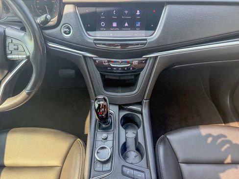 Used 2022 Cadillac XT6 Luxury FWD image 12