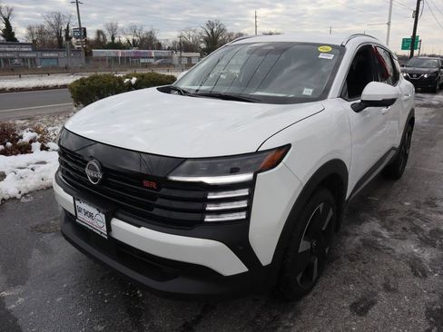 Certified 2025 Nissan Kicks SR image 8