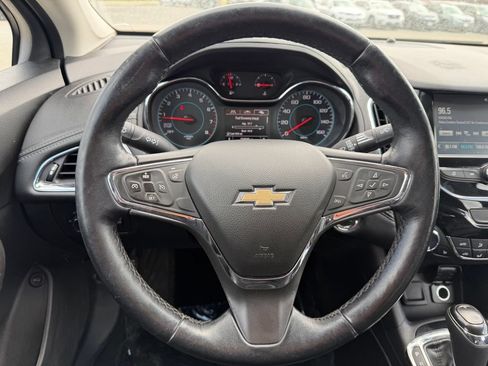 Used 2017 Chevrolet Cruze Premier w/ Enhanced Convenience Package FWD image 14
