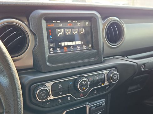 Used 2023 Jeep Gladiator Sport w/ Off Road Group AWD/4WD image 26