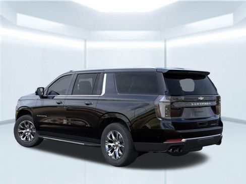 New 2026 Chevrolet Suburban Premier image 4