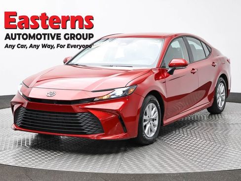 Used 2025 Toyota Camry LE FWD image 1