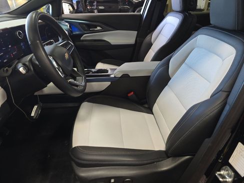 Used 2025 Chevrolet Equinox EV LT image 5