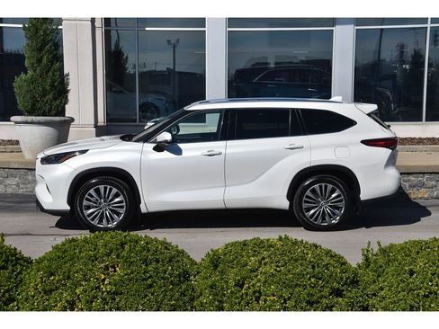 Used 2020 Toyota Highlander Platinum image 7