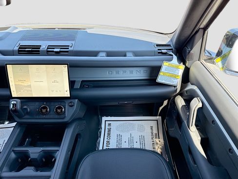 New 2026 Land Rover Defender 110 OCTA AWD/4WD image 18