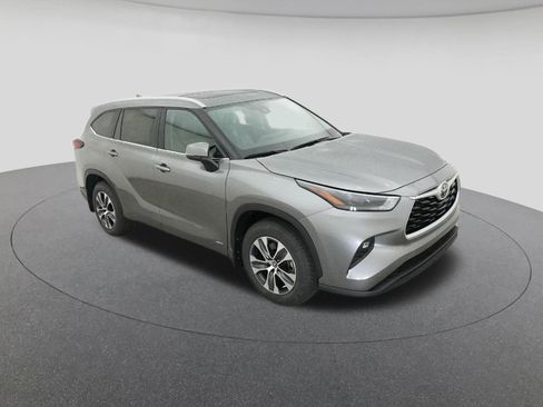 New 2026 Toyota Highlander XLE image 5