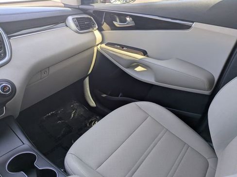 Used 2020 Kia Sorento LX w/ LX I4 Convenience Package FWD image 21