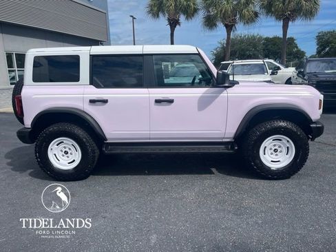 New 2025 Ford Bronco Heritage Edition image 9