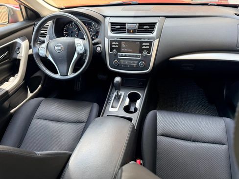 Used 2016 Nissan Altima 2.5 SR FWD image 2