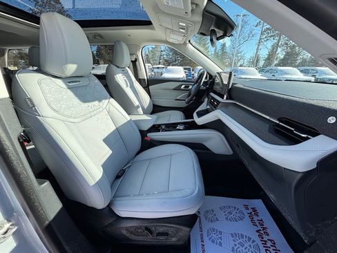 New 2026 Ford Explorer Platinum w/ LUX Leather Package AWD/4WD image 19