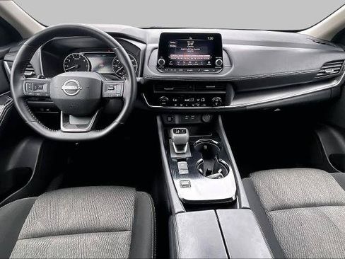 Certified 2025 Nissan Rogue SV FWD image 15