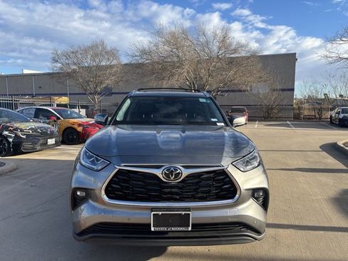Certified 2025 Toyota Highlander Limited image 2