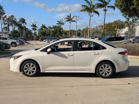 Used 2022 Toyota Corolla LE image 8