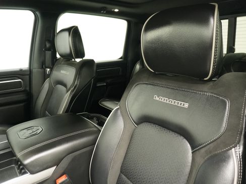 Used 2024 RAM 1500 Laramie AWD/4WD image 12