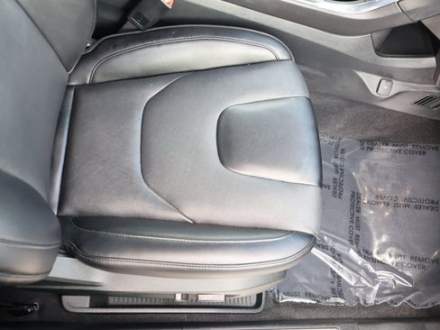 Used 2022 Ford Edge Titanium image 35