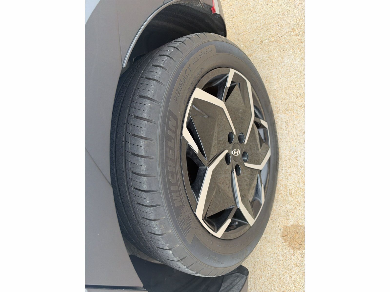 Used 2024 Hyundai Ioniq 5 SEL RWD image 9