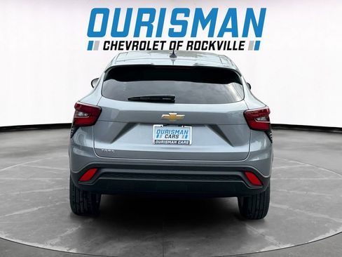 New 2026 Chevrolet Trax LS w/ LS Convenience Package FWD image 5