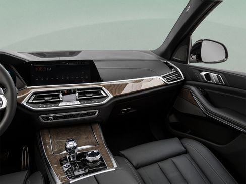 Used 2019 BMW X5 xDrive50i w/ M Sport Package AWD/4WD image 48