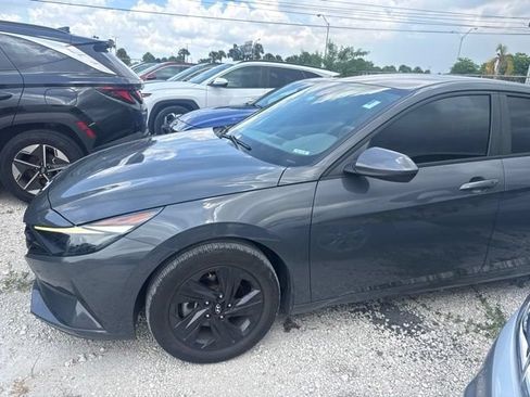 Used 2023 Hyundai Elantra SEL FWD image 10