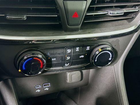 Used 2025 Buick Encore GX Preferred image 23