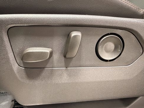 Used 2025 GMC Sierra 1500 AT4 w/ AT4 Premium Package image 30