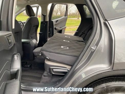 Used 2022 Ford Escape SE image 39