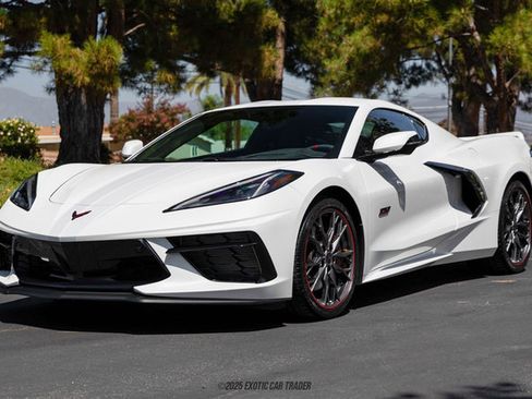 Used 2023 Chevrolet Corvette Stingray Premium Cpe w/ Z51 Performance Package image 22