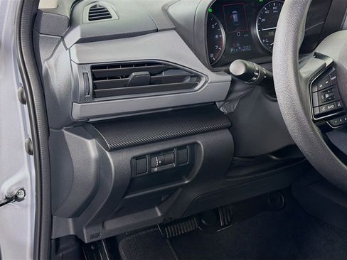 Used 2025 Subaru Crosstrek 2.0i Premium image 11