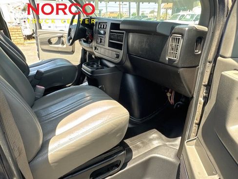 Used 2014 Chevrolet Express 3500 LS image 24