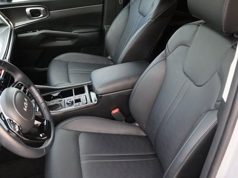 Used 2025 Kia Sorento EX w/ Panoramic Sunroof Package image 23