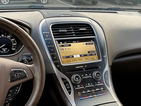 Used 2016 Lincoln MKX Reserve w/ Climate Package image 6